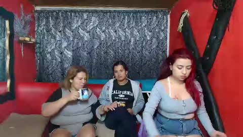 Snapshot of hanna_mature01 chatting on 03-02-25, 10:35 Hanna online show from 03-02-25, 10:35