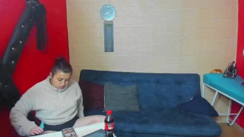 Snapshot of hanna_mature01 chatting on 09-12-25, 12:44 Hanna online show from 09-12-25, 12:44