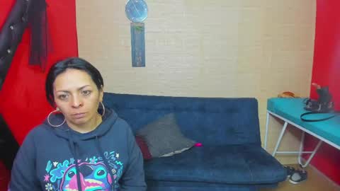 Snapshot of hanna_mature01 chatting on 09-15-25, 09:37 Hanna online show from 09-15-25, 09:37