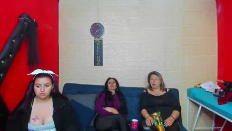 Snapshot of hanna_mature01 chatting on 09-22-25, 12:12 Hanna online show from 09-22-25, 12:12