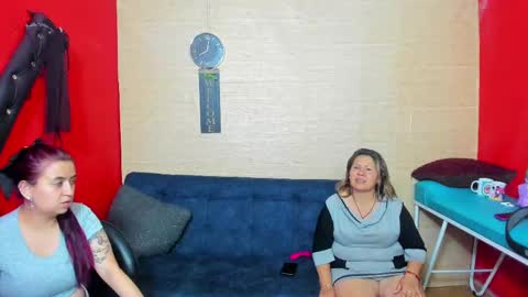 Snapshot of hanna_mature01 chatting on 09-28-25, 01:00 Hanna online show from 09-28-25, 01:00