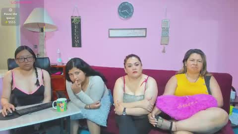 Snapshot of hanna_mature01 chatting on 10-10-25, 01:21 Hanna online show from 10-10-25, 01:21