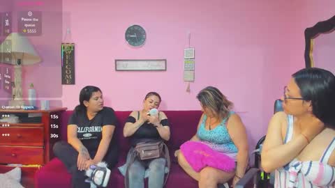 Snapshot of hanna_mature01 chatting on 10-15-25, 01:44 Hanna online show from 10-15-25, 01:44