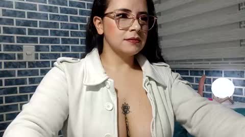 hanna_moons online show from 04-25-26, 01:19