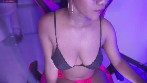 Snapshot of hanna_pierce chatting on 09-26-25, 10:36 Hanna online show from 09-26-25, 10:36