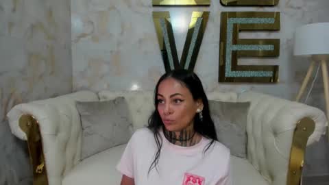 EVA online show from 11-25-25, 10:15