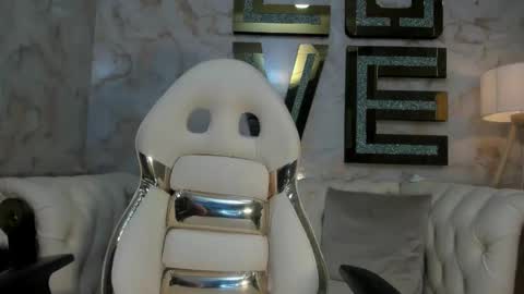 EVA online show from 12-22-25, 10:12