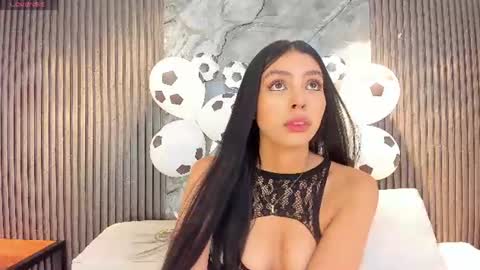 Snapshot of hanna_stell chatting on 06-26-26, 11:47 Hanna S online show from 06-26-26, 11:47