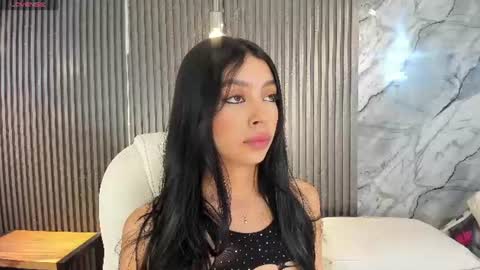 Snapshot of hanna_stell chatting on 07-17-26, 01:29 Hanna S online show from 07-17-26, 01:29