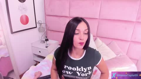 Snapshot of hanna_taylorr chatting on 02-07-25, 11:12 Hanna online show from 02-07-25, 11:12