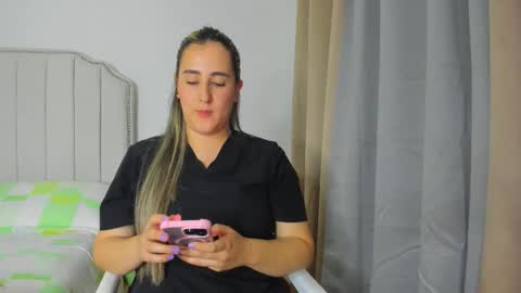Snapshot of hannaa86 chatting on 04-28-26, 01:26 Hanna online show from 04-28-26, 01:26