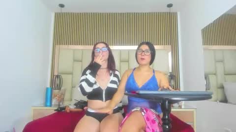 Snapshot of hannaandcherri chatting on 11-24-25, 08:08 hannaANDcherri online show from 11-24-25, 08:08