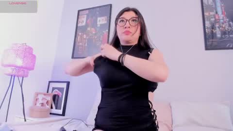 Snapshot of hannaasweet chatting on 05-20-26, 10:27 Hannaa online show from 05-20-26, 10:27