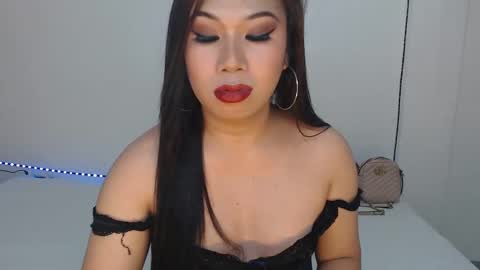 Hannah online show from 03-10-25, 03:52