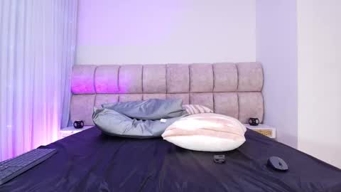 Hanna Becker online show from 12-05-25, 03:26