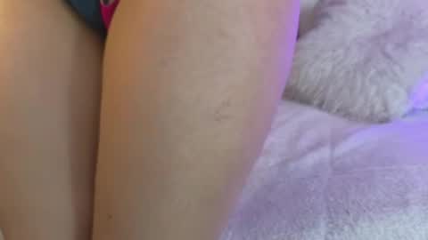 Snapshot of hannacruzsj chatting on 11-26-25, 09:27 hannacruzsj online show from 11-26-25, 09:27