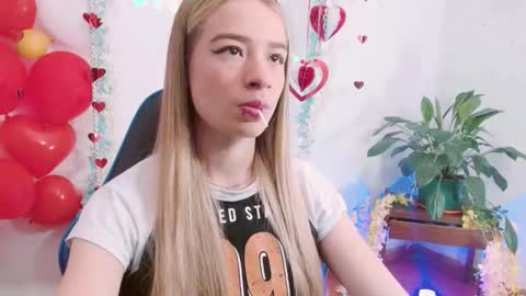Snapshot of hannah_026 chatting on 09-24-25, 01:14 Hannah 027 online show from 09-24-25, 01:14