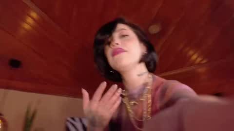 Hannah  online show from 10-08-25, 08:17