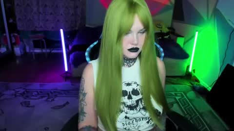 Hannah online show from 02-13-25, 01:29