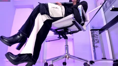 HANNAH HOWELL online show from 02-27-25, 09:22