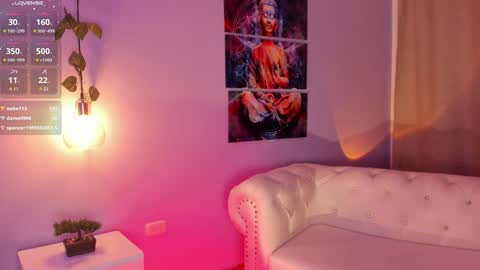 Snapshot of hannah_jonhson_1 chatting on 02-18-25, 11:11 Hannah online show from 02-18-25, 11:11