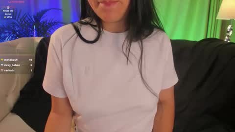 Snapshot of hannah_jonhson_1 chatting on 09-14-25, 06:34 Hannah online show from 09-14-25, 06:34