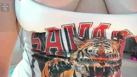 Snapshot of hannah_jonhson_1 chatting on 11-16-25, 02:28 Hannah online show from 11-16-25, 02:28