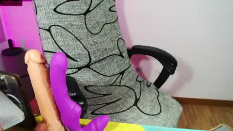 Snapshot of hannah_kiim chatting on 06-27-26, 01:21 hannah kiim online show from 06-27-26, 01:21