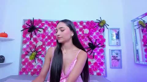 Hannah Miller online show from 10-29-25, 11:34