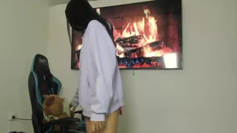 Snapshot of hannah_william chatting on 08-01-26, 09:35 Hannah online show from 08-01-26, 09:35