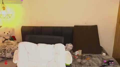 Hannah Williams online show from 01-11-26, 03:33