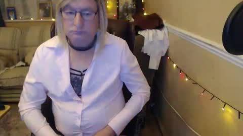 Snapshot of hannahcd57 chatting on 04-19-26, 09:06 hannahcd57 online show from 04-19-26, 09:06
