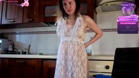 Snapshot of hannahflora chatting on 05-23-26, 07:35 Hannah online show from 05-23-26, 07:35