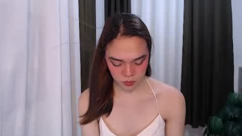 HANNAH online show from 05-13-26, 02:47