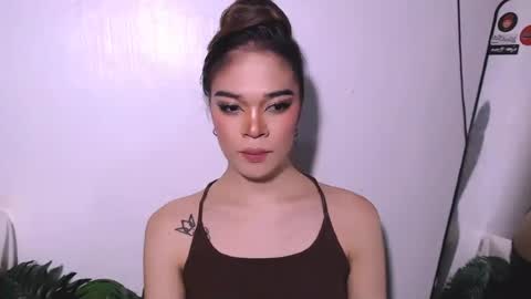 HANNAH online show from 06-25-26, 05:39