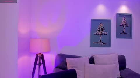 HANNAH J online show from 12-22-25, 07:22