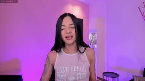 Snapshot of hannahjamesx chatting on 03-09-26, 12:53 HANNAH J online show from 03-09-26, 12:53