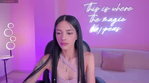 Snapshot of hannahjamesx chatting on 06-21-26, 05:26 HANNAH J online show from 06-21-26, 05:26