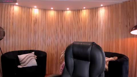 Snapshot of hannahjamesx chatting on 08-01-26, 12:26 HANNAH J online show from 08-01-26, 12:26