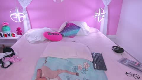 Hannah online show from 12-29-24, 05:33