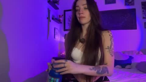 Hannah Taylor online show from 02-23-26, 01:36