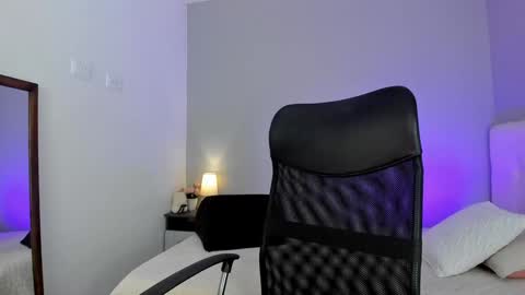 Snapshot of hannamartinnez chatting on 01-15-25, 02:06 hannamartinnez online show from 01-15-25, 02:06