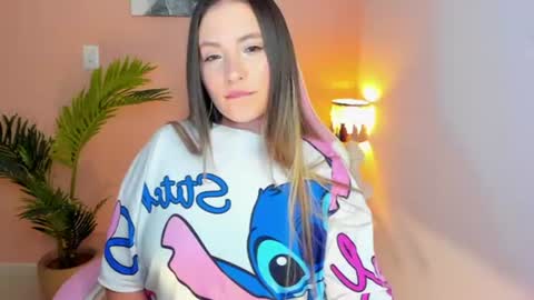Snapshot of hannamiller_1 chatting on 07-12-26, 07:21 Hanna Miller online show from 07-12-26, 07:21