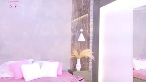 Snapshot of hannaprada1 chatting on 01-06-26, 11:47 hannaprada1 online show from 01-06-26, 11:47