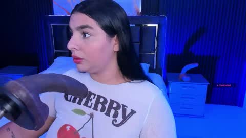 Hannasscott online show from 10-24-25, 01:07