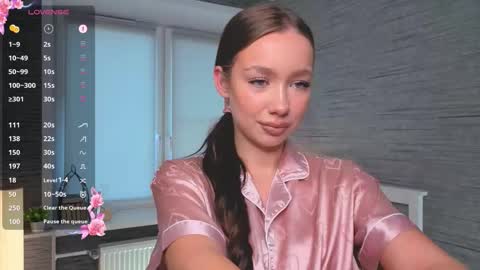 Snapshot of hannavaile chatting on 10-11-25, 07:29 Hanna online show from 10-11-25, 07:29