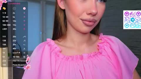 Snapshot of hannavaile chatting on 10-29-25, 07:32 Hanna online show from 10-29-25, 07:32