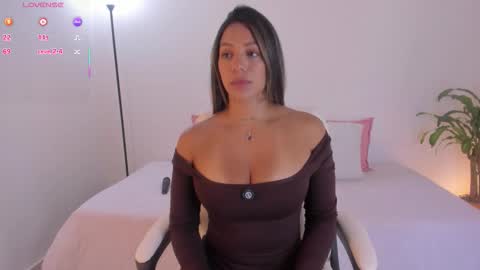 Snapshot of hannawilliams_ chatting on 03-15-26, 05:30 Hanna Williams online show from 03-15-26, 05:30