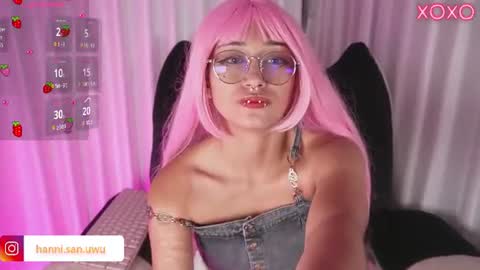 Snapshot of hanni_san chatting on 06-18-26, 04:02 hanni online show from 06-18-26, 04:02