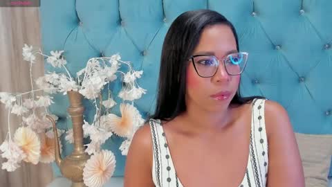 Snapshot of hannnafoxx chatting on 12-04-24, 10:24 online show from 12-04-24, 10:24